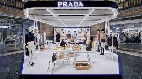 prada champs elysées